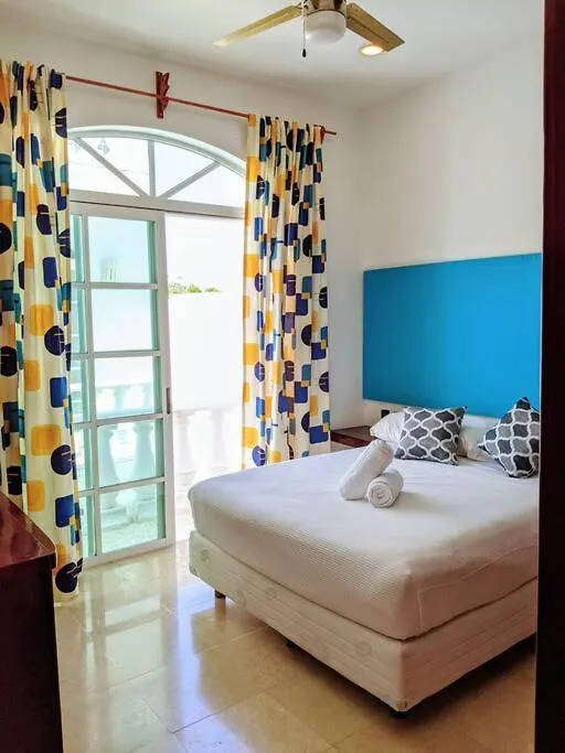 9Br 6Ba Large Groups! Best Location In Town Walk To Beach, 5Th Ave Cozumel Ferry, Shopping, Nightlife! Roof Plunge Pool!! Castillo Playacar Fase 1 25Max プレヤデルカーメン 0*,