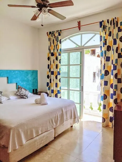 9Br 6Ba Large Groups! Best Location In Town Walk To Beach, 5Th Ave Cozumel Ferry, Shopping, Nightlife! Roof Plunge Pool!! Castillo Playacar Fase 1 25Max プレヤデルカーメン 0*,  メキシコ